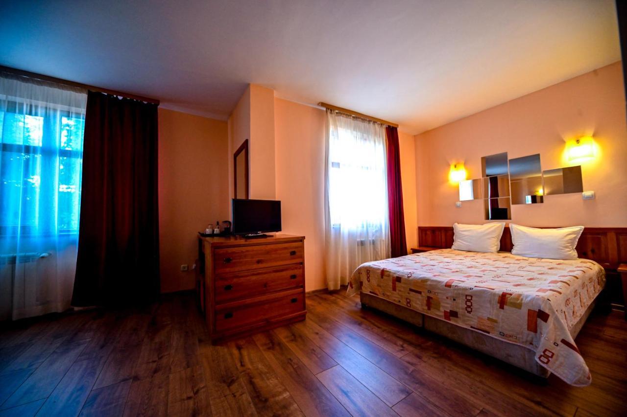 Family Bansko 2* Софія